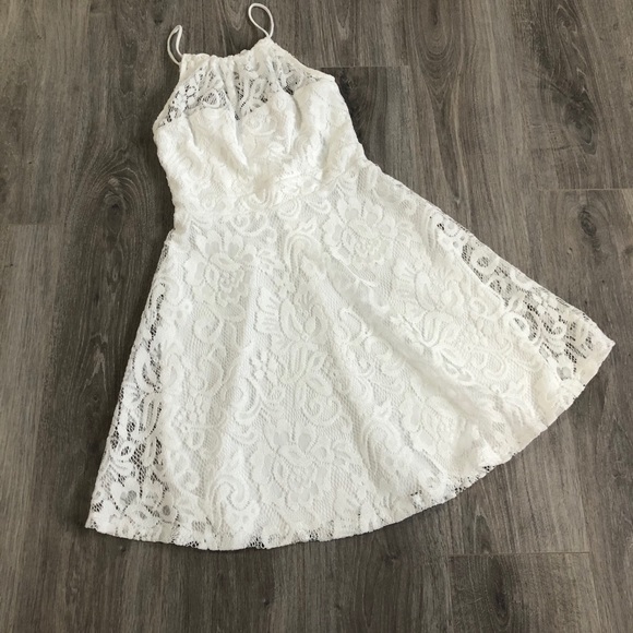 Short stretch lace dress - Picture 4 of 10